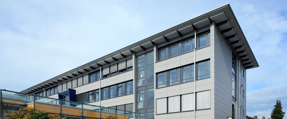 Fenster in einem Bürogebäude